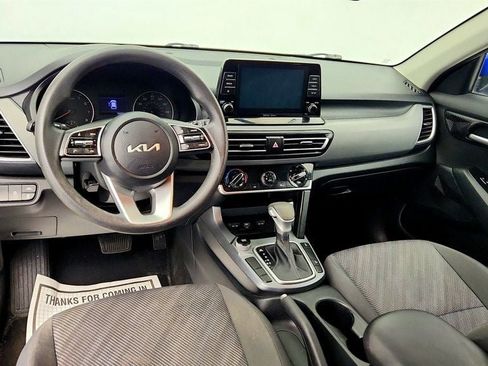 Used 2023 Kia Seltos LX AWD/4WD image 11