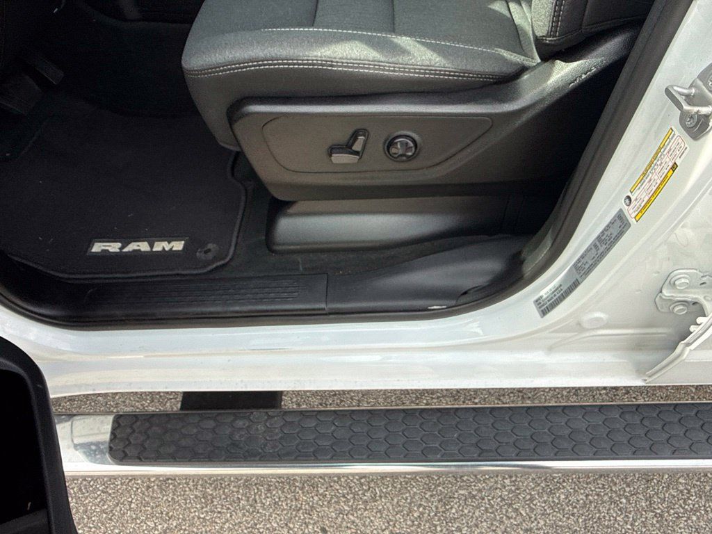 Used 2021 RAM 1500 Big Horn AWD/4WD image 16