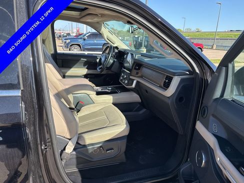 Used 2024 Ford Expedition Limited image 15