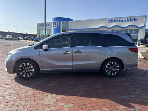 Used 2021 Honda Odyssey EX-L image 3