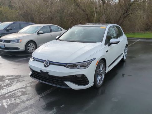 Used 2024 Volkswagen Golf R image 2