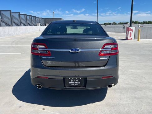 Used 2018 Ford Taurus SEL FWD image 9