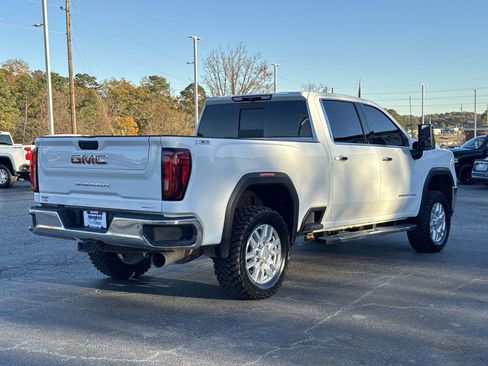 Used 2023 GMC Sierra 2500 SLT w/ SLT Convenience Package image 10