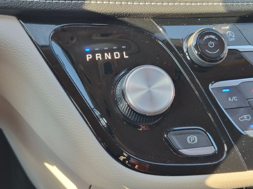 Used 2024 Chrysler Pacifica Touring-L FWD image 18