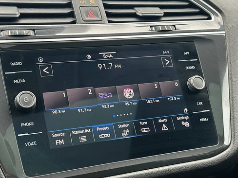 Used 2023 Volkswagen Tiguan SE FWD image 19