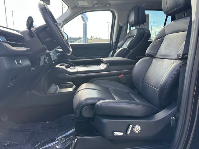 Used 2025 Lincoln Navigator L Reserve AWD/4WD image 9