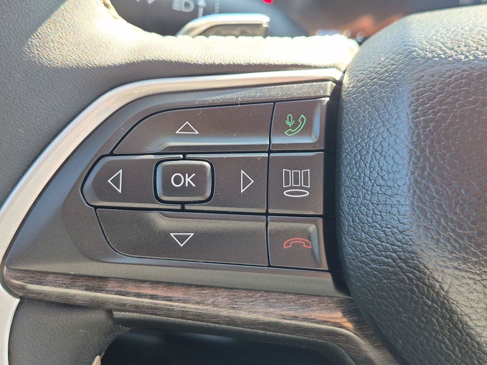 Used 2023 Jeep Grand Cherokee L Limited RWD image 24