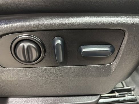 Used 2022 Chevrolet Silverado 3500 High Country image 31