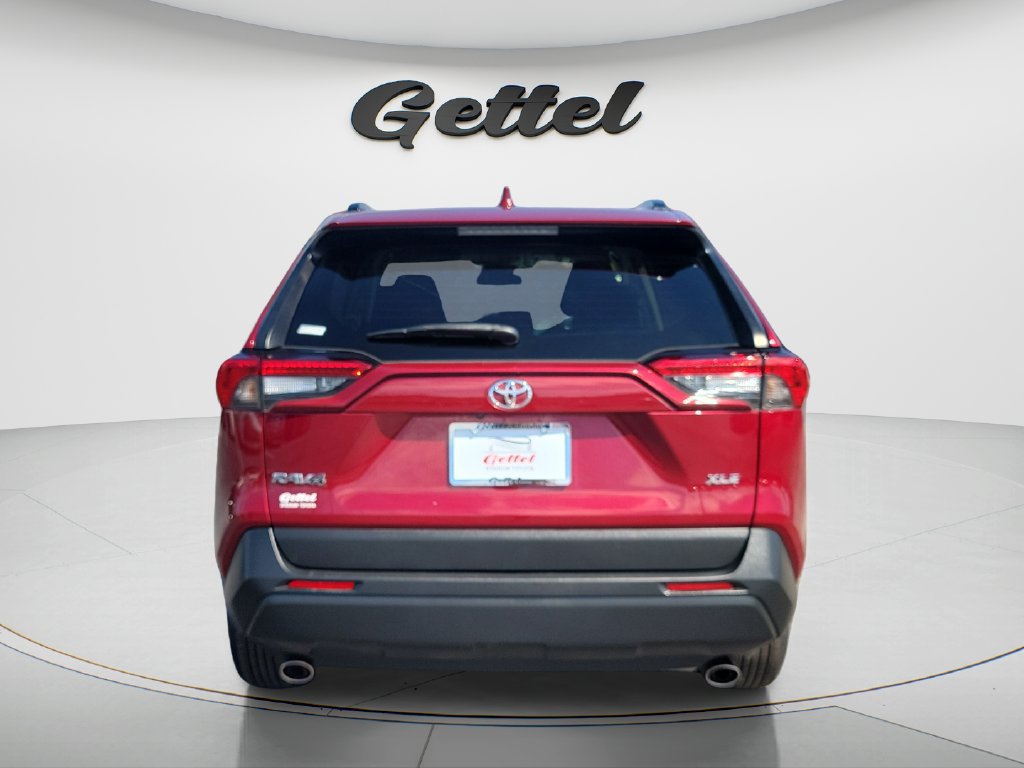 Used 2022 Toyota RAV4 XLE FWD image 6