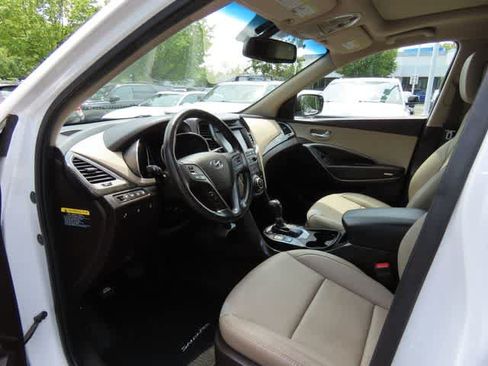 Used 2017 Hyundai Santa Fe Sport w/ 2.4L Tech Package 04 AWD/4WD image 2