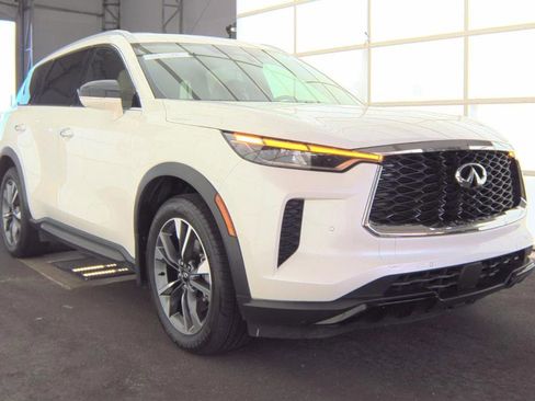 Certified 2023 INFINITI QX60 Luxe w/ Performance Audio Package image 2