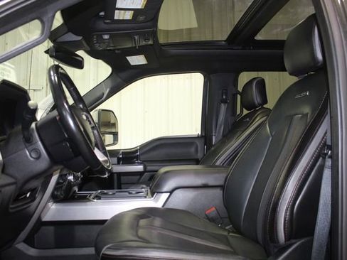 Used 2020 Ford F250 Platinum w/ FX4 Off-Road Package AWD/4WD image 10