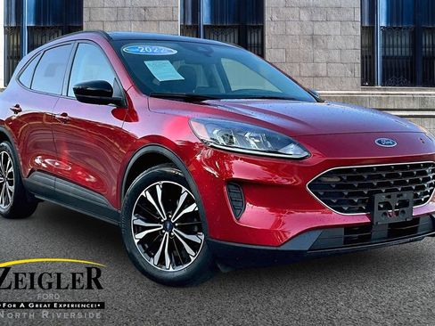 Used 2022 Ford Escape SE w/ SE Sport Appearance Package FWD image 1