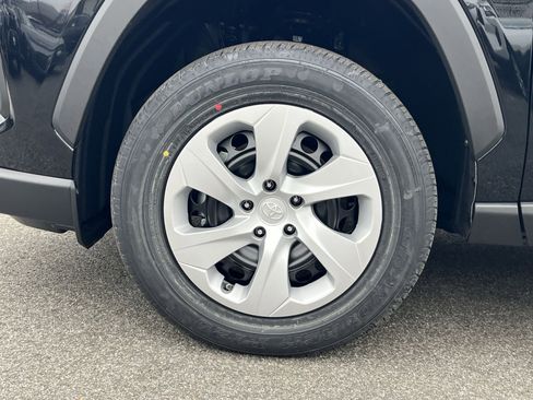 New 2025 Toyota RAV4 LE image 5
