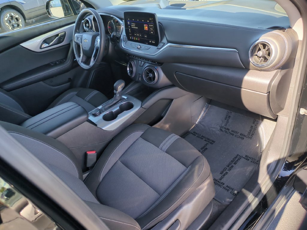 Used 2025 Chevrolet Blazer LT FWD image 10