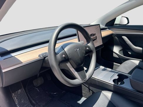Used 2023 Tesla Model 3 Standard Range RWD image 9