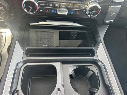 New 2025 Ford F250 Platinum image 39