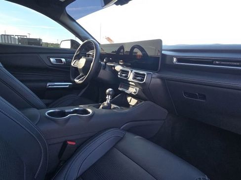 Used 2025 Ford Mustang GT Premium RWD image 14