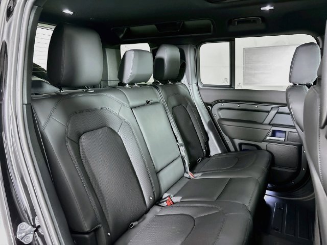 New 2026 Land Rover Defender 110 X-Dynamic SE AWD/4WD image 25