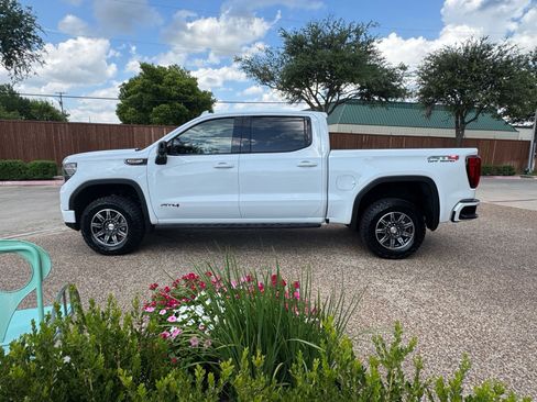 Used 2024 GMC Sierra 1500 AT4 w/ AT4 Premium Package image 11