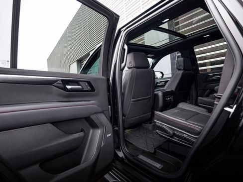 Used 2025 Chevrolet Tahoe RST w/ RST Capability Package image 14