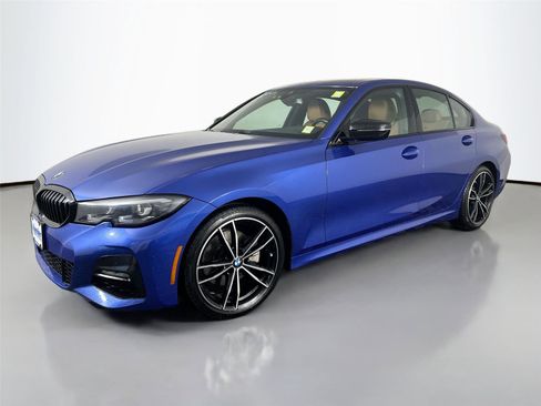 Used 2022 BMW 330i xDrive Sedan w/ M Sport Package AWD/4WD image 2