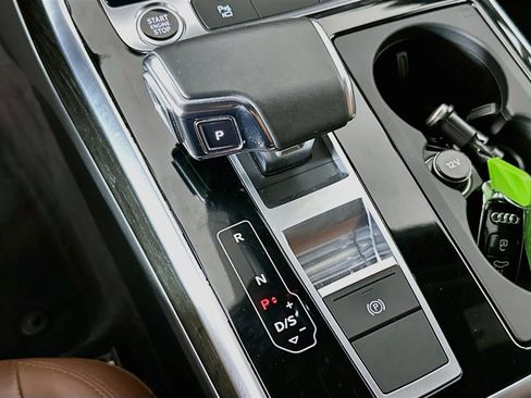Used 2021 Audi Q7 2.0T Premium w/ Convenience Package AWD/4WD image 25