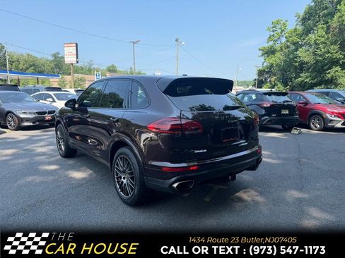 Used 2017 Porsche Cayenne AWD/4WD image 11
