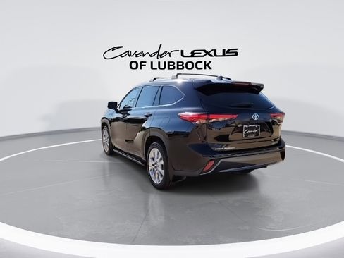 Used 2021 Toyota Highlander Limited image 7