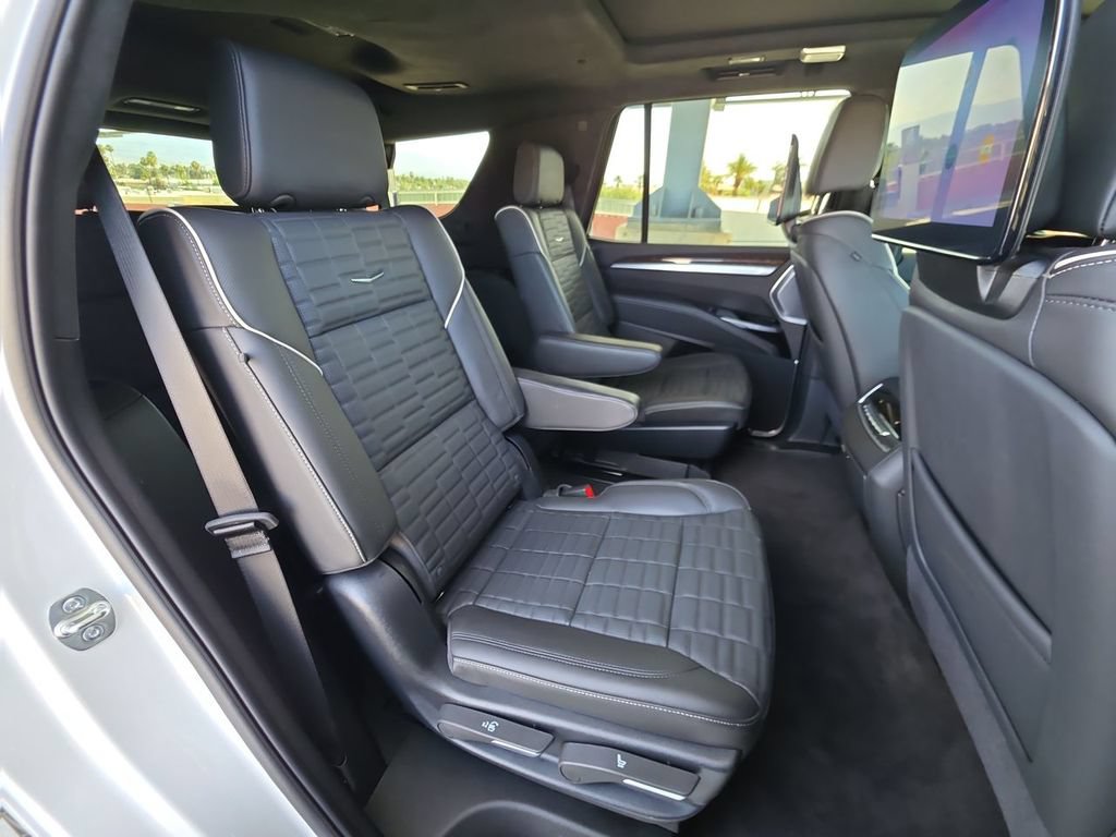 Certified 2025 Cadillac Escalade Sport Platinum w/ LPO, ONYX Package AWD/4WD image 28