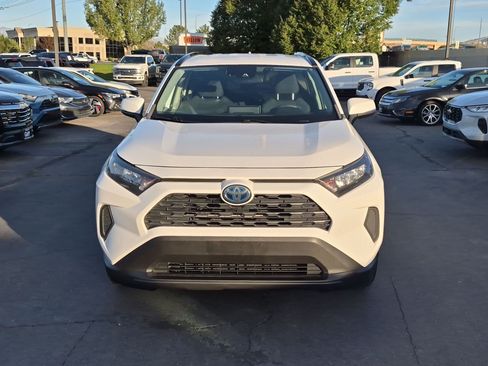 Used 2019 Toyota RAV4 LE w/ Carpet Mat Package AWD/4WD image 11