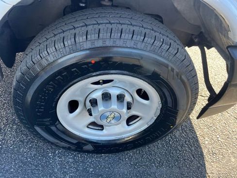 Used 2020 Chevrolet Express 2500 LS image 25