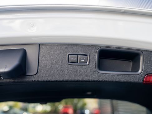 Certified 2026 Porsche Macan S AWD/4WD image 23