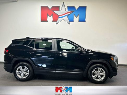 Used 2023 GMC Terrain SLE FWD image 1