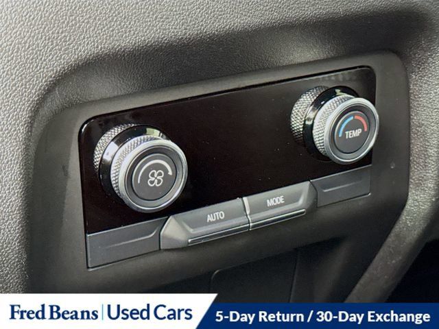 Used 2025 Buick Enclave Preferred FWD image 32