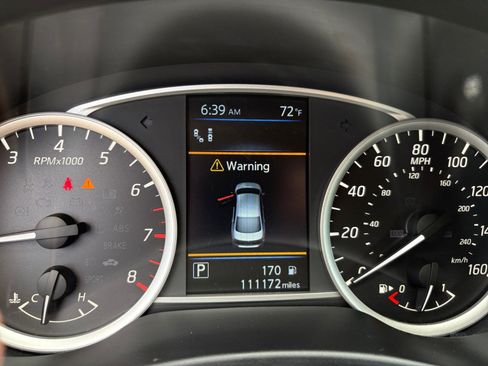Used 2019 Nissan Sentra SV w/ Special Edition Package FWD image 11