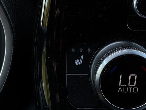 Used 2025 Toyota Highlander XSE AWD/4WD image 35