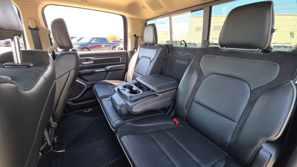 Used 2019 RAM 1500 Laramie AWD/4WD image 17