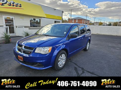 Used 2018 Dodge Grand Caravan SE w/ UConnect Hands-Free Group image 8