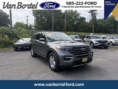 Certified 2023 Ford Explorer XLT w/ Equipment Group 202A AWD/4WD image 1