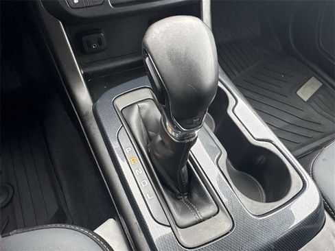 Certified 2022 Chevrolet Colorado Z71 w/ Z71 Midnight Edition image 15