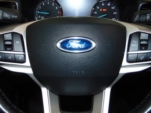 Used 2022 Ford Explorer XLT w/ Equipment Group 202A image 28