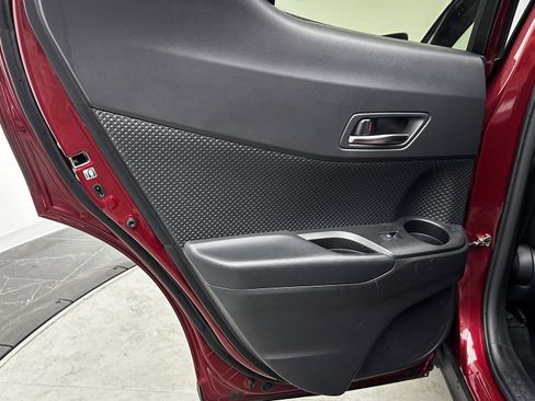 Used 2019 Toyota C-HR XLE image 23
