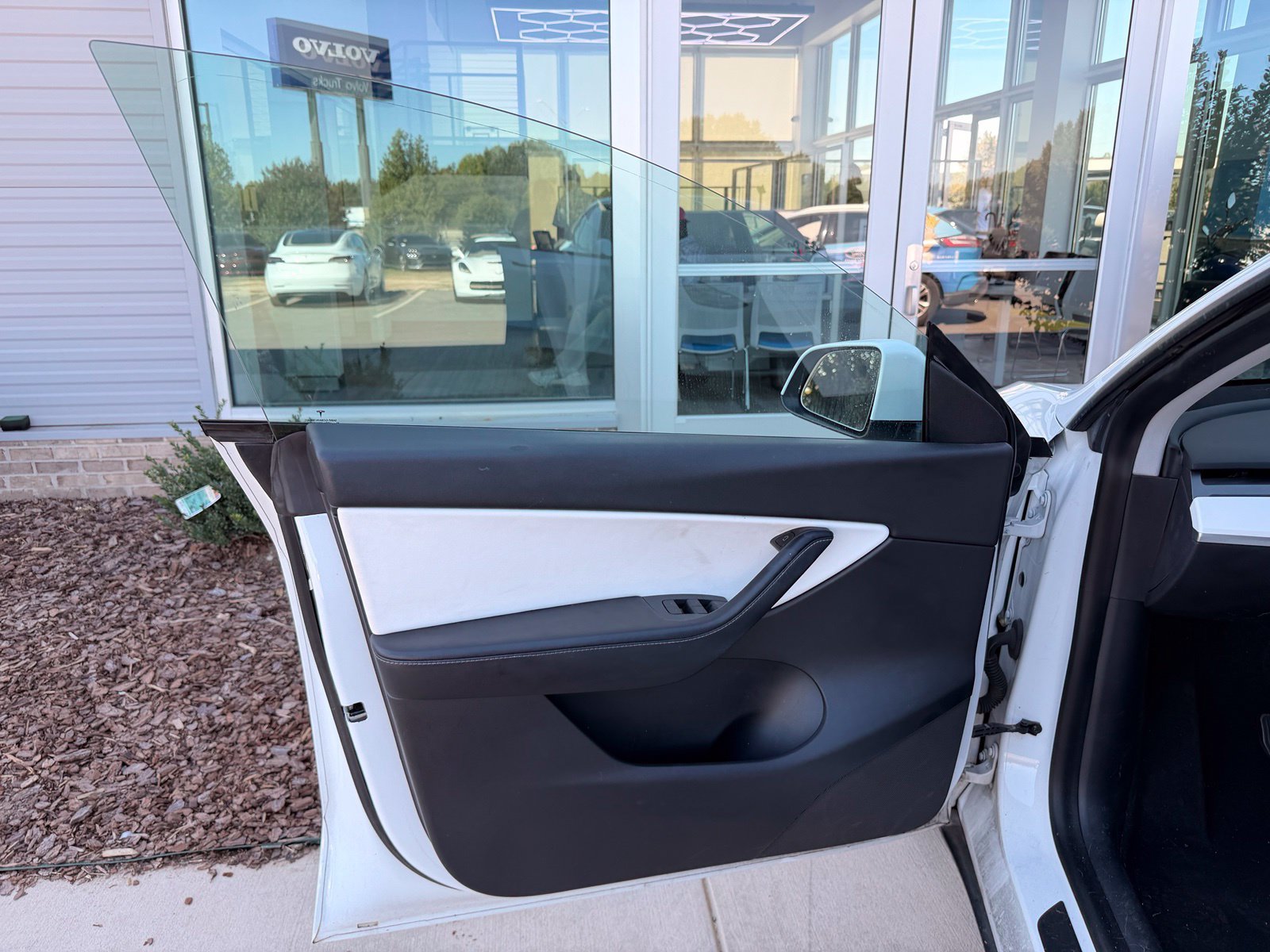 Used 2021 Tesla Model Y Long Range AWD/4WD image 10