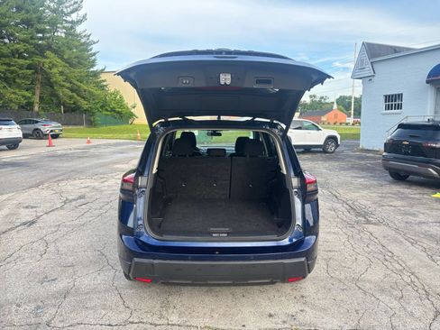 Used 2025 Nissan Rogue SV FWD image 32