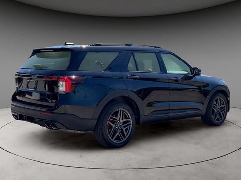 Used 2025 Ford Explorer ST AWD/4WD image 9