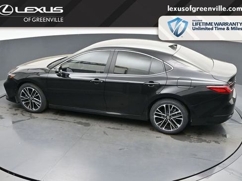 Used 2025 Toyota Camry XLE FWD image 43