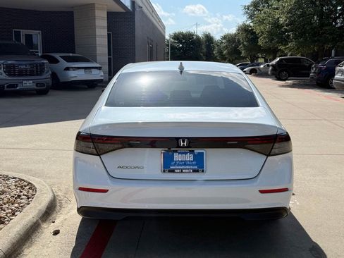 Used 2023 Honda Accord EX image 4