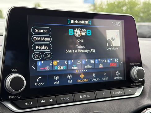 Used 2024 Nissan Sentra SV FWD image 16