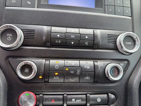 Used 2019 Ford Mustang Coupe RWD image 25
